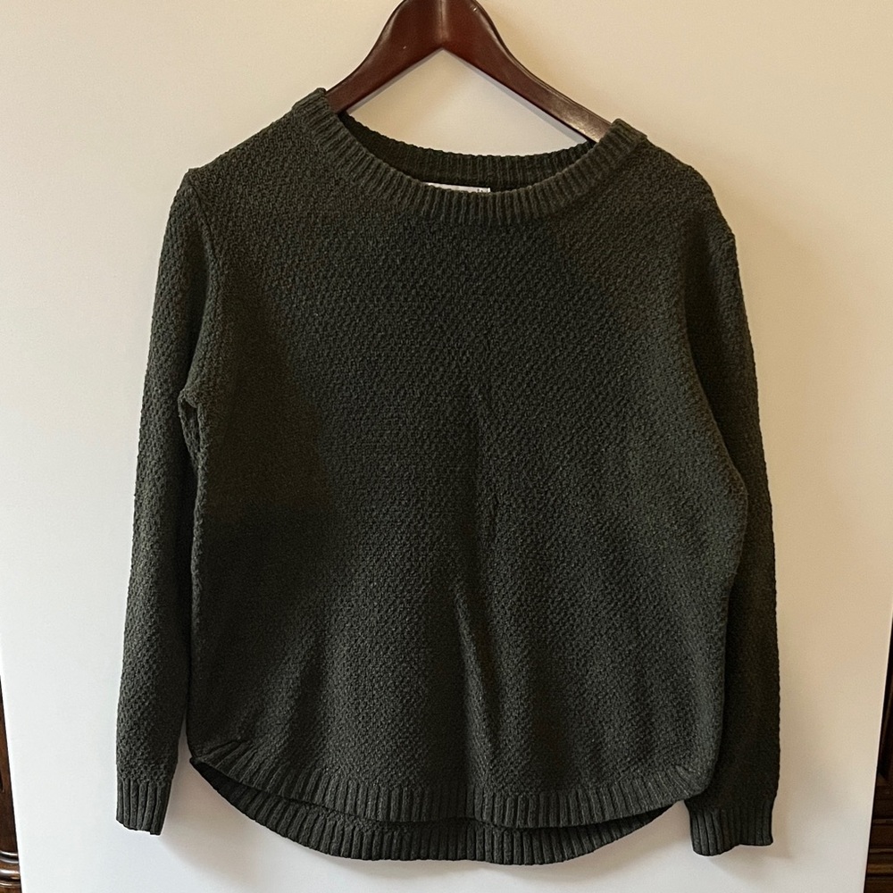 Medium Women's olive sweater